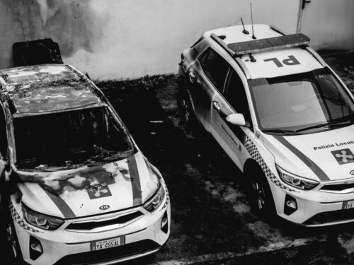 Milano: Rivendicazione dell’attacco incendiario contro alcune auto della polizia locale