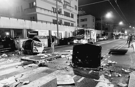 Bologna: Incendiati e fatti esplodere alcuni cassonetti in solidarietà con Alfredo Cospito e contro il 41 bis
